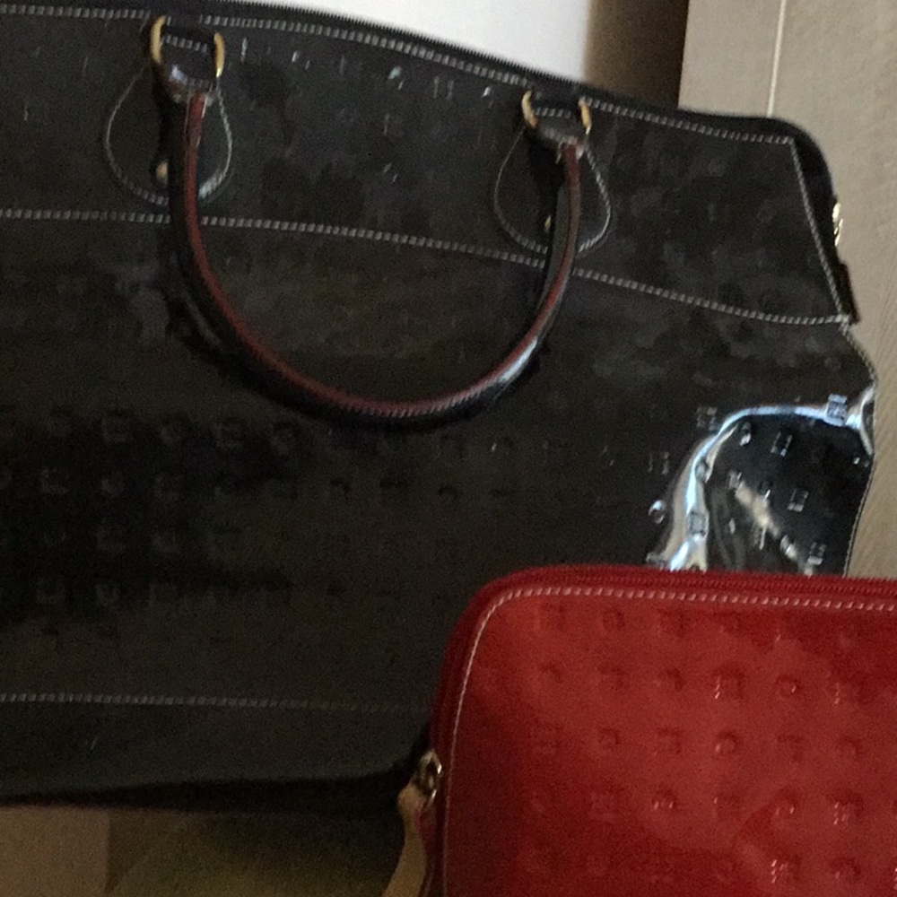 Barely worn patent leather bag with cosmetic bag